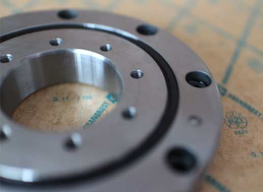 CRBF2512ATUU crossed roller bearing