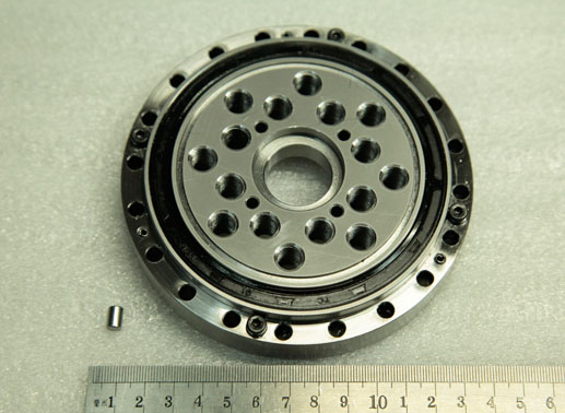 CSF40 drive units crossed roller bearing